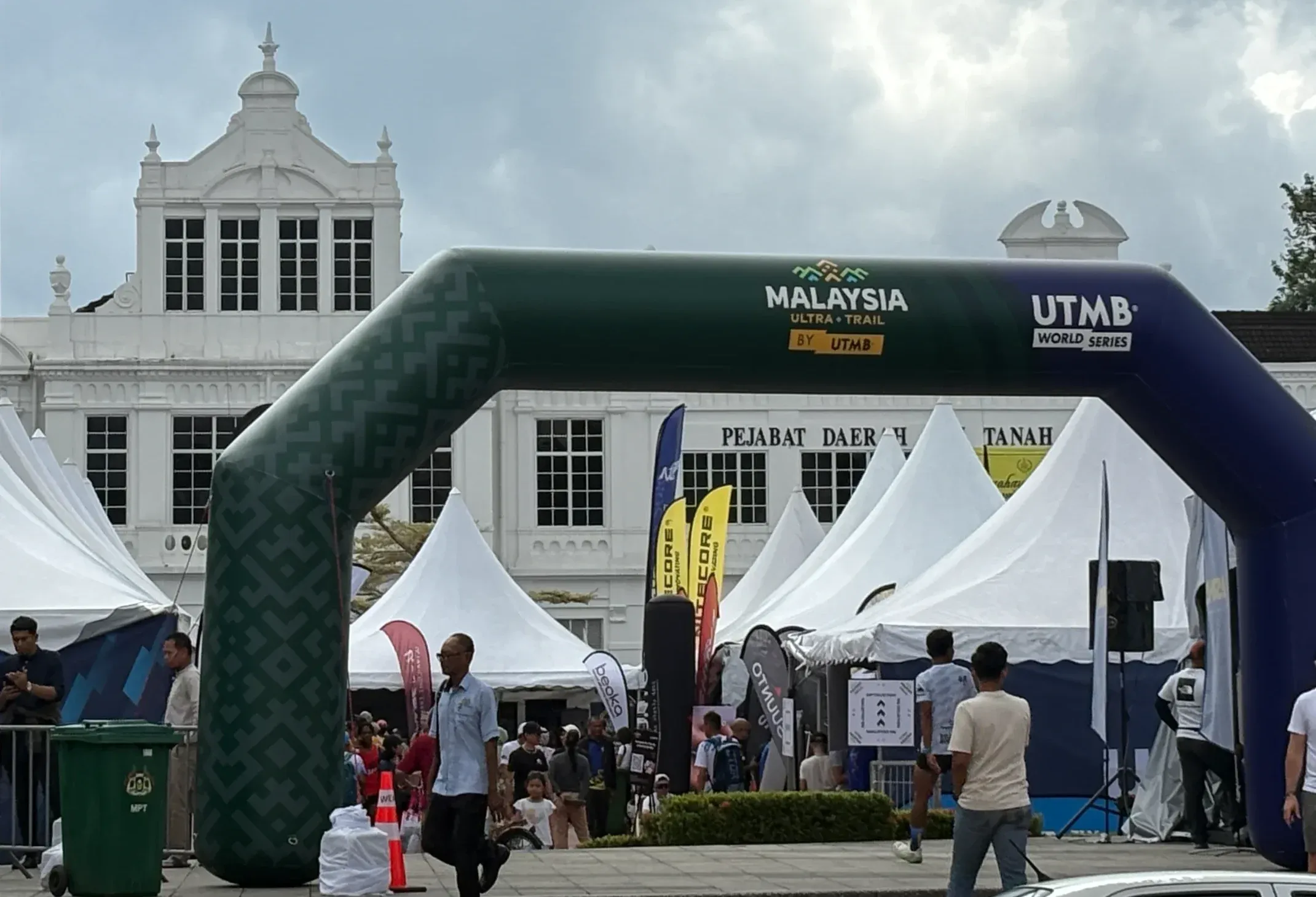 UTMB Malesia start scaled e1732191816392 dd1f25de