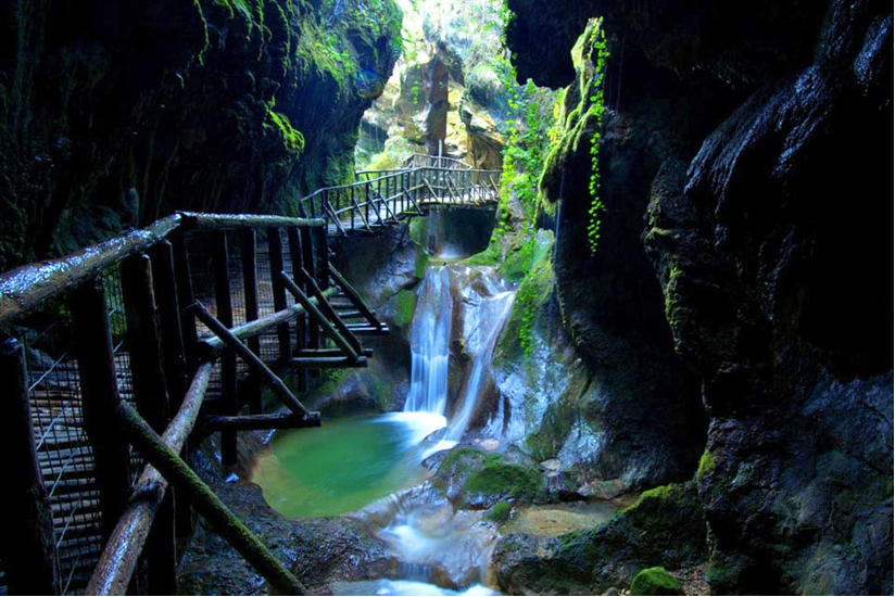 Grotte del Caglieron in provincia di treviso veneto Grand Raid Prealpi Trevigiane