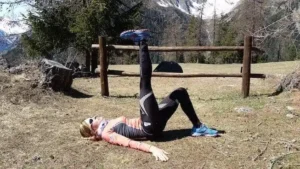 Stretching trail running: i migliori esercizi per migliorare le performance (2026) 11 Stretching trail running: i migliori esercizi per migliorare le performance (2026) stretching trail running 11