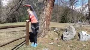 Stretching trail running: i migliori esercizi per migliorare le performance (2026) 18 Stretching trail running: i migliori esercizi per migliorare le performance (2026) stretching trail running 18