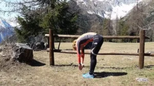 Stretching trail running: i migliori esercizi per migliorare le performance (2026) 6 Stretching trail running: i migliori esercizi per migliorare le performance (2026) stretching trail running 6