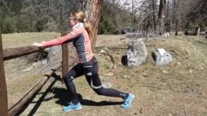 Stretching trail running: i migliori esercizi per migliorare le performance (2026) 8 Stretching trail running: i migliori esercizi per migliorare le performance (2026) stretching trail running 8