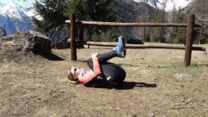 Stretching trail running: i migliori esercizi per migliorare le performance (2026) 9 Stretching trail running: i migliori esercizi per migliorare le performance (2026) stretching trail running 9