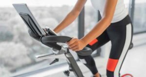 Spinbike per allenarsi senza correre con macchine cardiovascolari