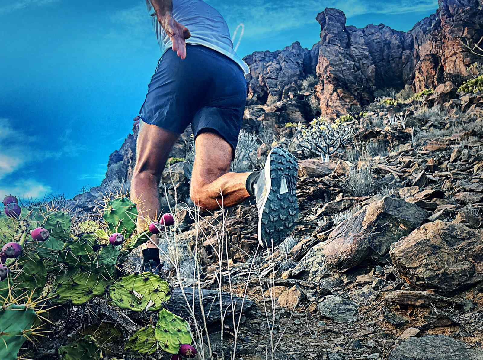 Abbigliamento trail running estivo, materiali e attrezzatura Kiprun